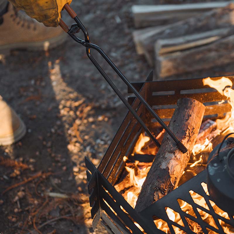Camping Cooking Fire - ShineTrip คีมจับถ่านสำหรับตั้งแคมป์กลางแจ้งแบบใหม่ ทำจากเหล็กคาร์บอนหนาพิเศษ ป้องกันการลวก ใช้สำหรับปิ้งย่าง พกพาสะดวก