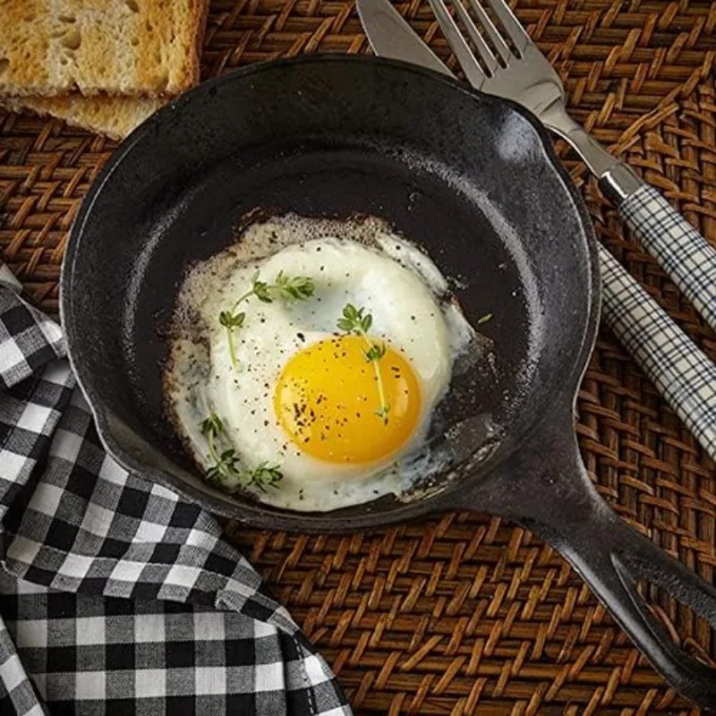 กระทะเหล็กหล่อเคลือบสำเร็จรูป  - Skillet Cast Iron Camp บทวิจารณ์และราคา